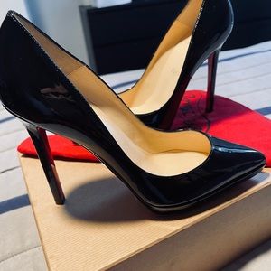 Christian Louboutin
Pigalle Plato 120 Pumps